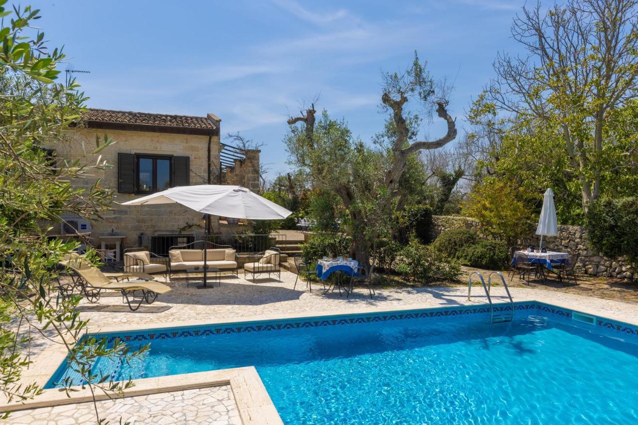 Casa Ulmi Con Piscina Bed & Breakfast Uggiano La Chiesa Luaran gambar
