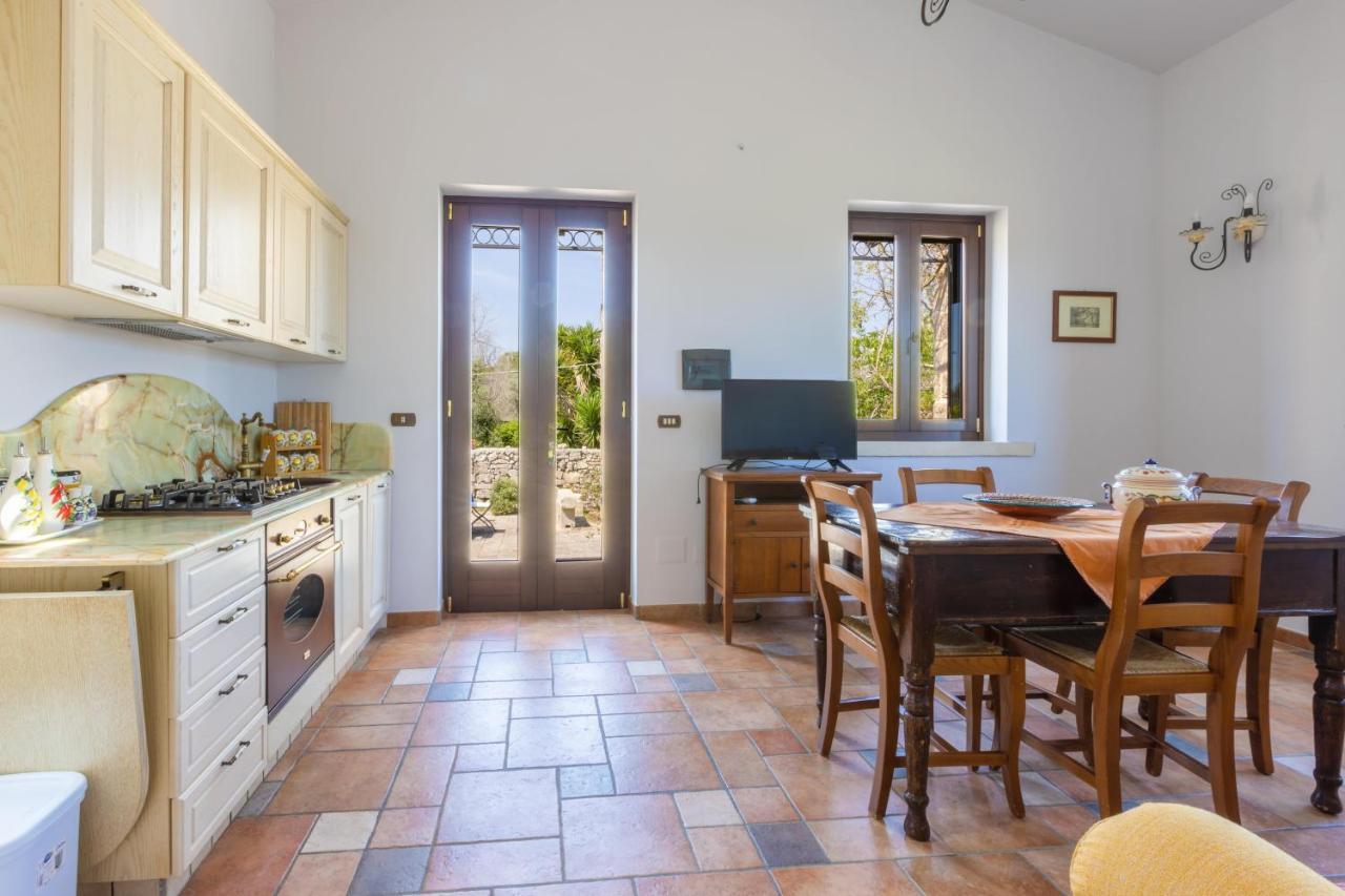 Casa Ulmi Con Piscina Bed & Breakfast Uggiano La Chiesa Luaran gambar
