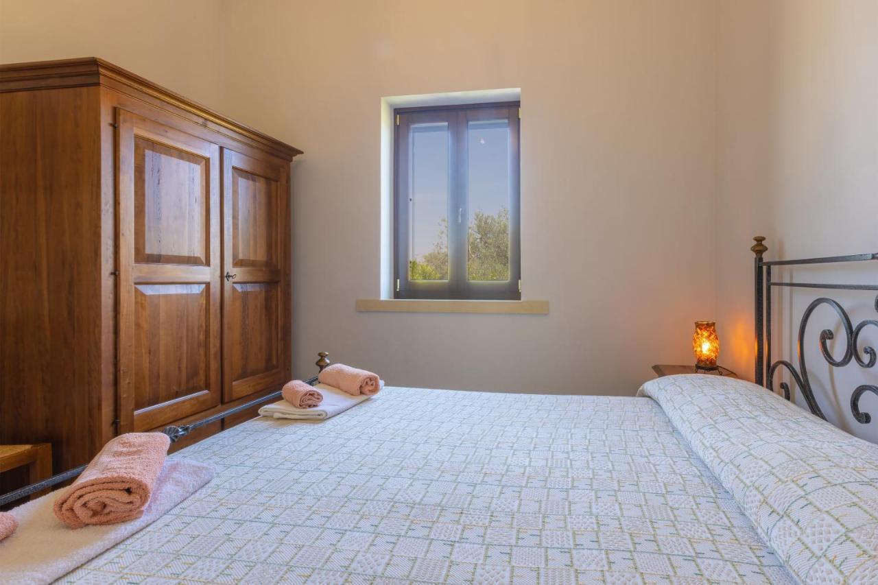 Casa Ulmi Con Piscina Bed & Breakfast Uggiano La Chiesa Luaran gambar