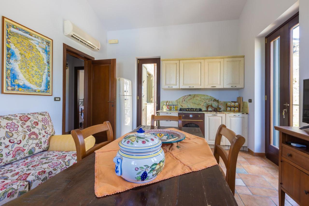 Casa Ulmi Con Piscina Bed & Breakfast Uggiano La Chiesa Luaran gambar