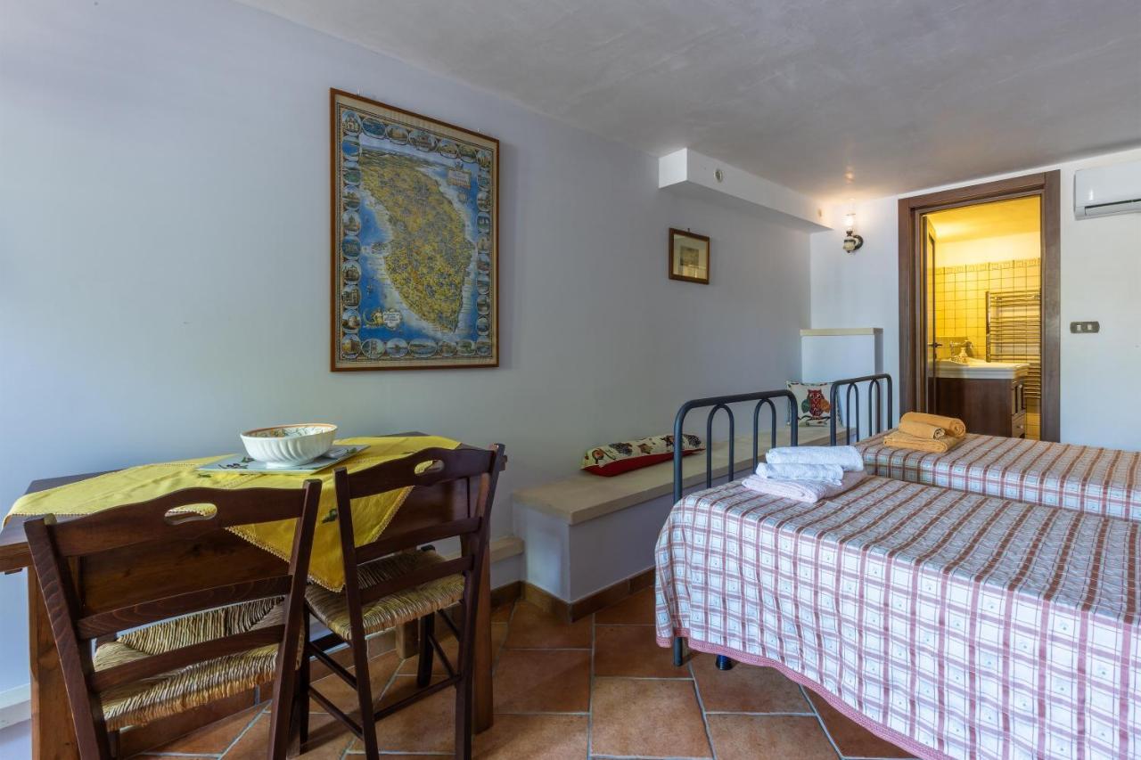 Casa Ulmi Con Piscina Bed & Breakfast Uggiano La Chiesa Luaran gambar