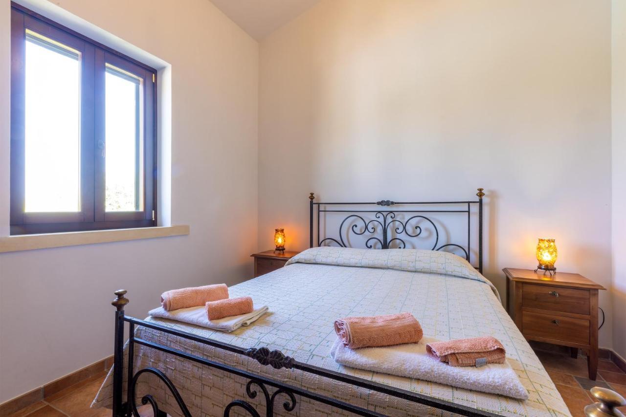 Casa Ulmi Con Piscina Bed & Breakfast Uggiano La Chiesa Luaran gambar
