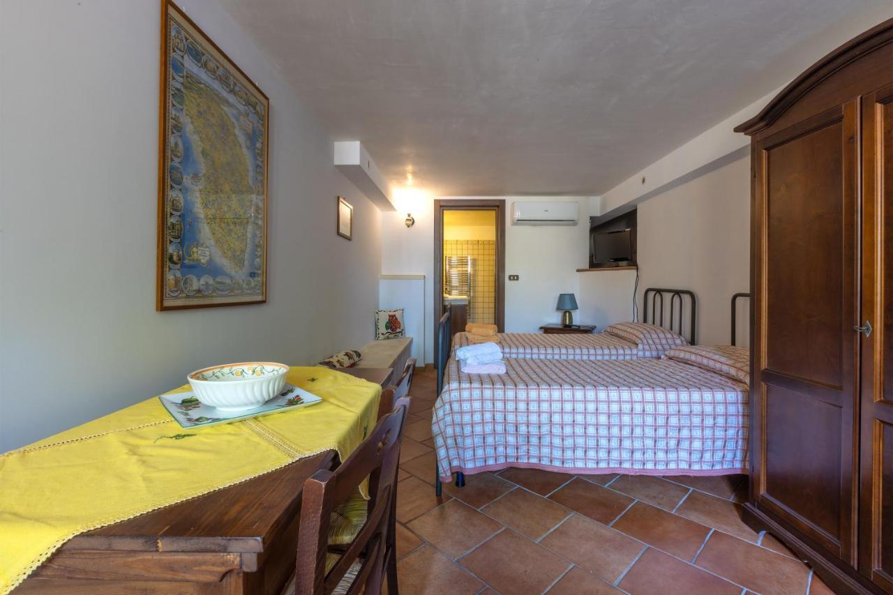 Casa Ulmi Con Piscina Bed & Breakfast Uggiano La Chiesa Luaran gambar