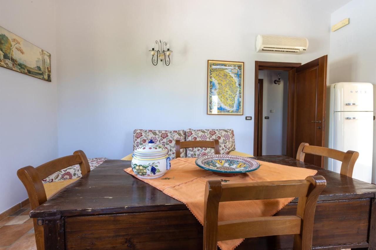 Casa Ulmi Con Piscina Bed & Breakfast Uggiano La Chiesa Luaran gambar
