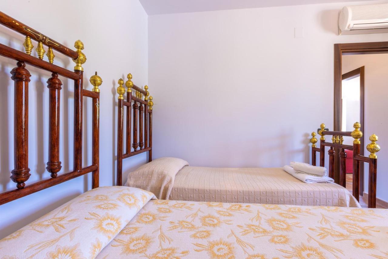 Casa Ulmi Con Piscina Bed & Breakfast Uggiano La Chiesa Luaran gambar