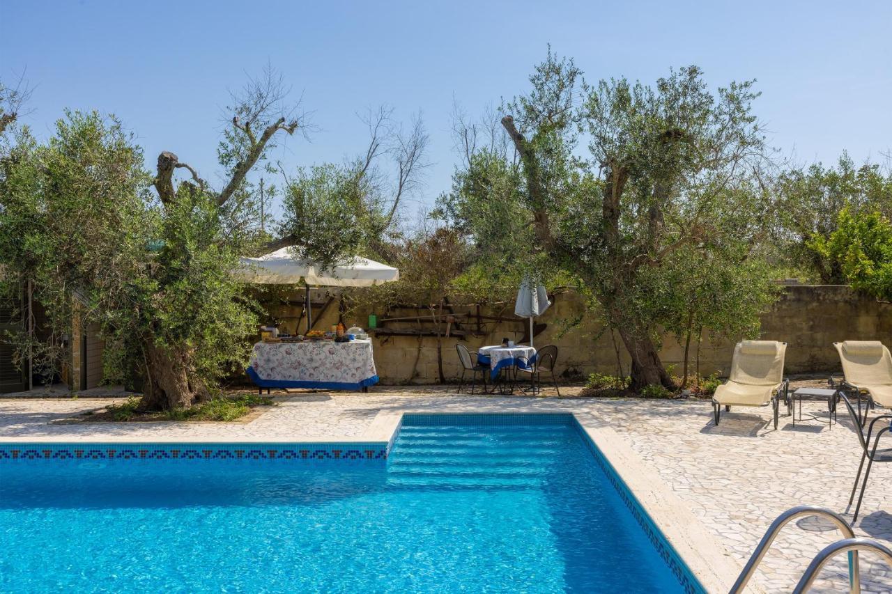 Casa Ulmi Con Piscina Bed & Breakfast Uggiano La Chiesa Luaran gambar